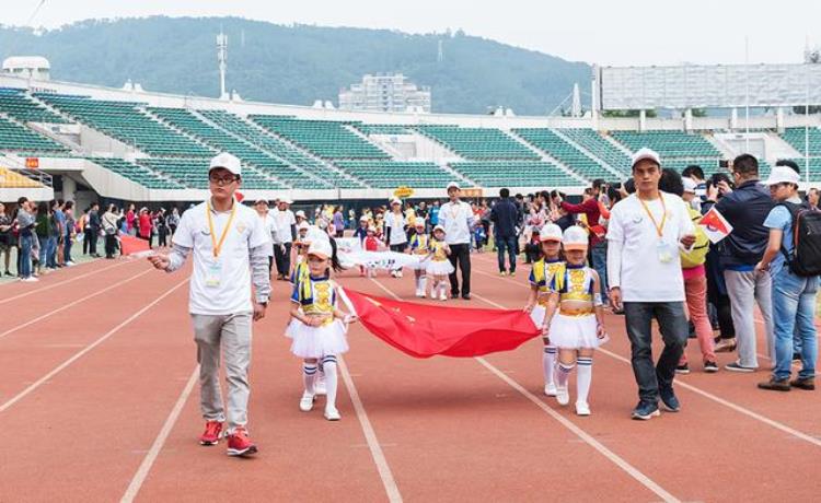 2020厦门青少年足球比赛「2017万人杯厦门少儿五人足球联赛启动仪式在体育中心成功举行」