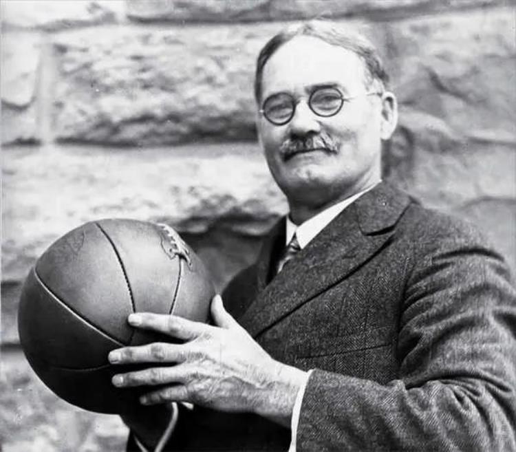篮球是怎样发明的「你知道篮球是怎么发明的吗篮球又是什么时候传入中国的」