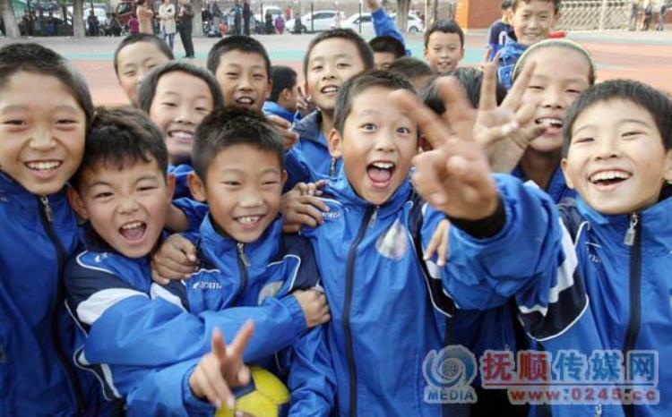 抚顺青少年足球班「政府支持学校重视抚顺校园足球发展迅速」
