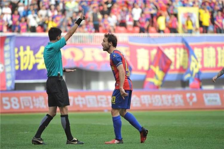 中国足球联赛外援规则「暗讽足协外援中国足球很奇怪规则总是朝令夕改」