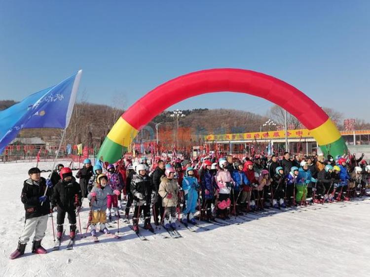 儿童滑雪培训班「滑雪学起来东洲区这帮孩子欢乐多多收获多多」