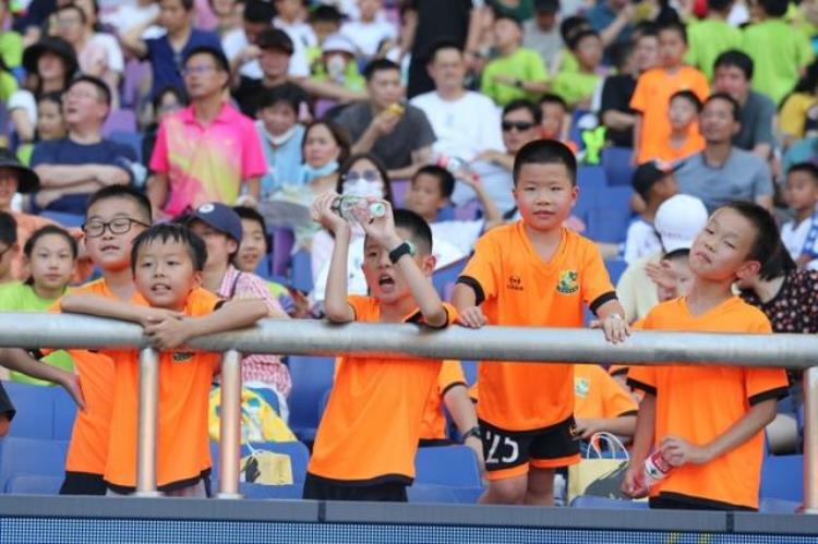 中国青少年足球邀请赛「大比分输球不可怕中国青少年足球联赛搭建成才舞台」