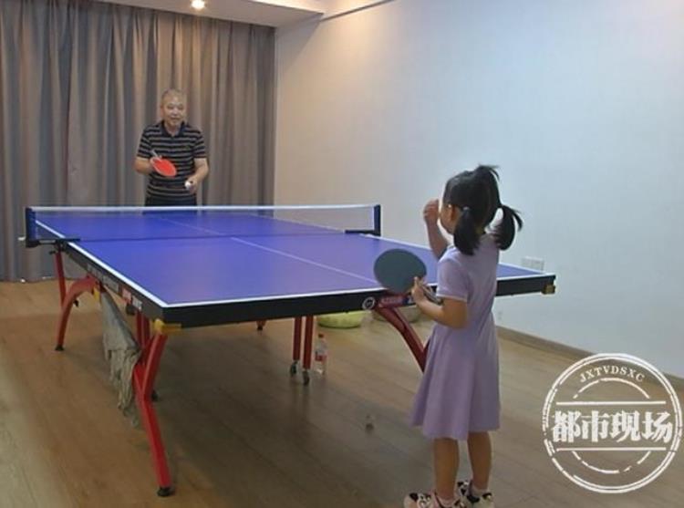 江西五岁女孩打乒乓球「未来可期江西5岁女童每天练球乒乓球技惊艳全网」