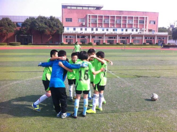 15所学校46支队伍角逐望城区中小学生足球赛落幕