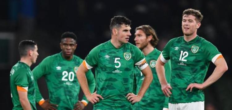 爱尔兰足球联赛水平「实力下降的爱尔兰队预选赛输给鱼腩球队连续2次在附加赛输球」