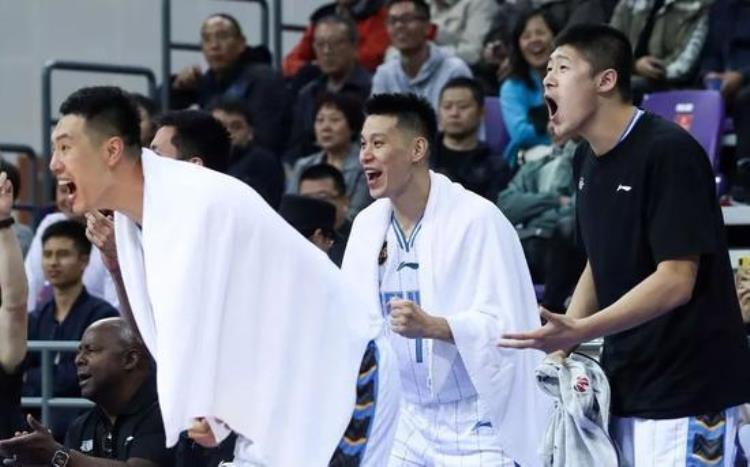 中文十级林书豪和裁判沟通无压力我酱紫申诉自己没犯规