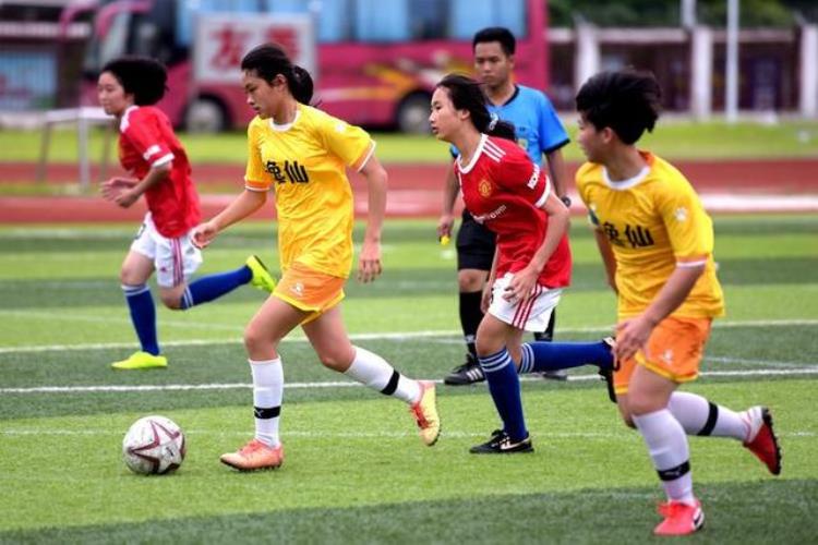 中国足球队惨案「惨烈中国足球又出丑闻踢出70后爆发几十人群架殴斗」