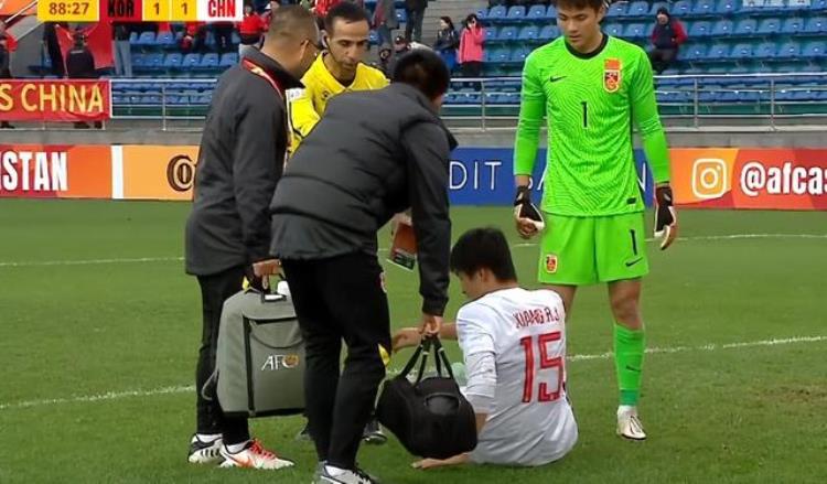 惨烈中国足球又出丑闻踢出70后爆发几十人群架殴斗