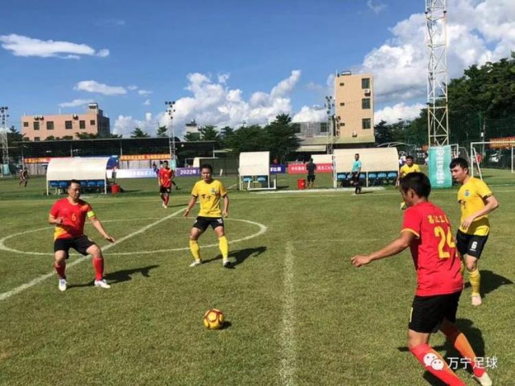 2022年第二届海南省机关启航杯五人制足球赛万宁两支球队携手闯进8强