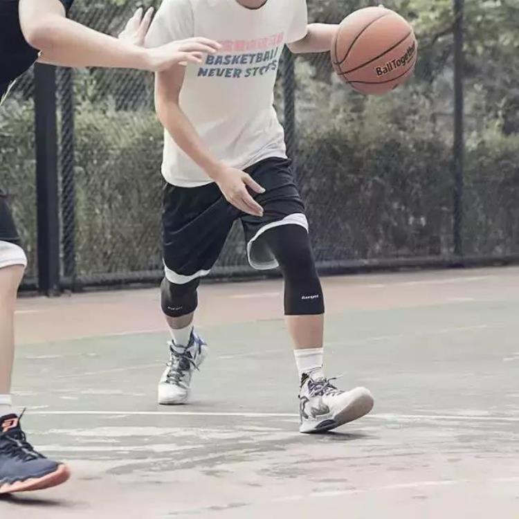 打篮球保护装备「夏天打球怕受伤这3款篮球护具让你运动时没有烦恼」