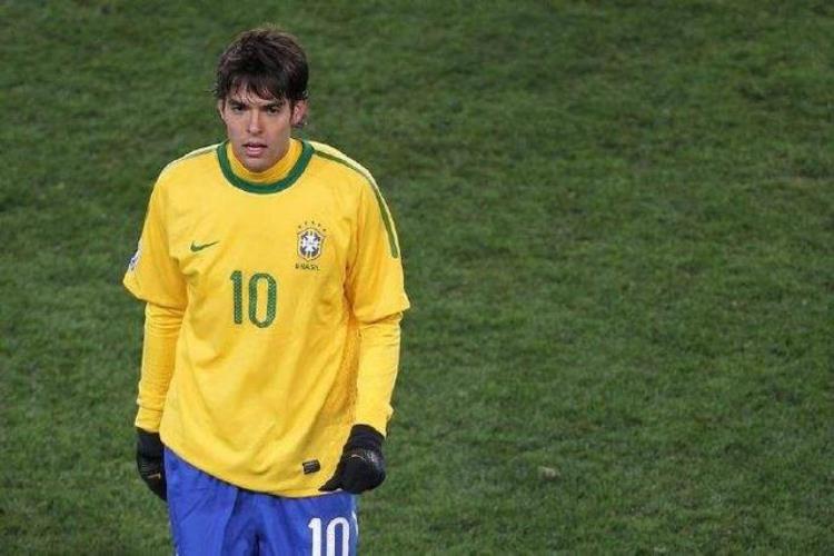 2010年世界杯时的巴西队被淘汰的十分诡异真的有假球存在