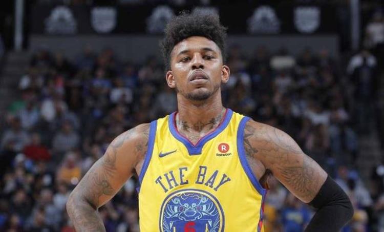 姚明nba十佳球集锦「NBA10大罕见镜头姚明6犯下场摔毛巾硬汉伊巴卡遇一人也怂」