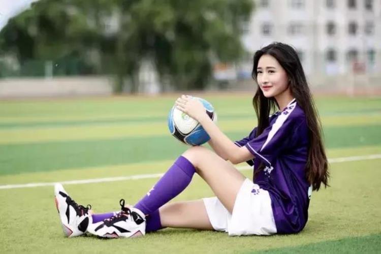 黑龙江女足运动员「助力奥运美女模特足球队亮相哈尔滨」