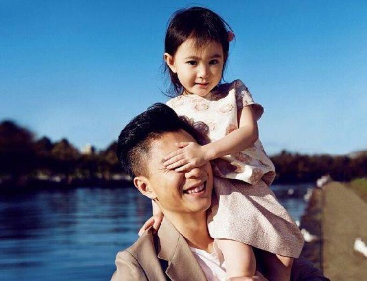 获胜后他指着胸前纹身痛哭流涕体育圈那些催人泪下的父爱如山