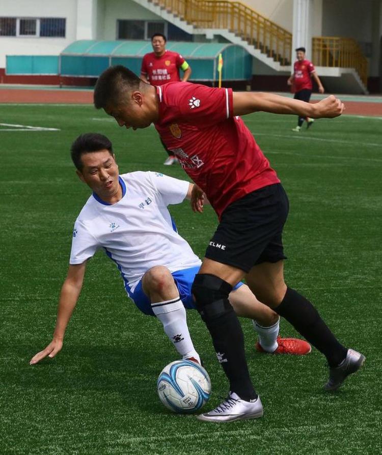 北京市第3届社区杯8人制足球赛启动3月底开始报名6月举办市级决赛