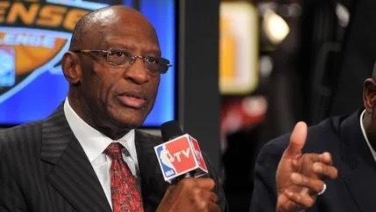 nba谁的鞋子最大「在奥尼尔之前谁拥有着NBA历史上最大的鞋码这是你所不知道的」