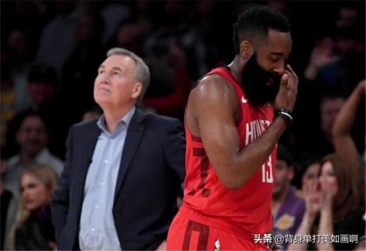 哈登挨揍「不差钱哈登吞6犯怒火中烧赛后炮轰裁判他绝对是故意报复」