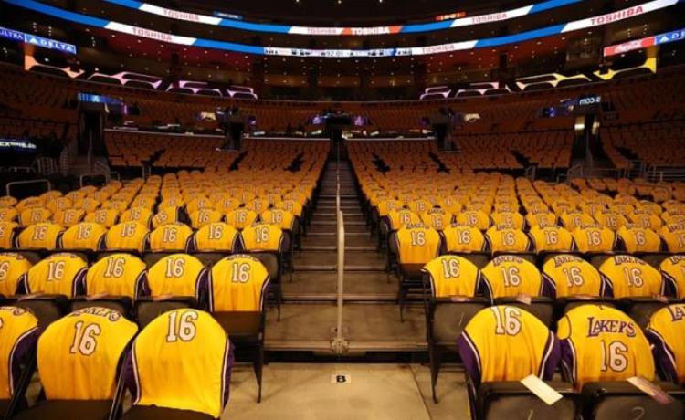 大加索尔生涯总薪资「泪目大加索尔球衣退役18年NBA一共赚多少钱退休金额度多少」