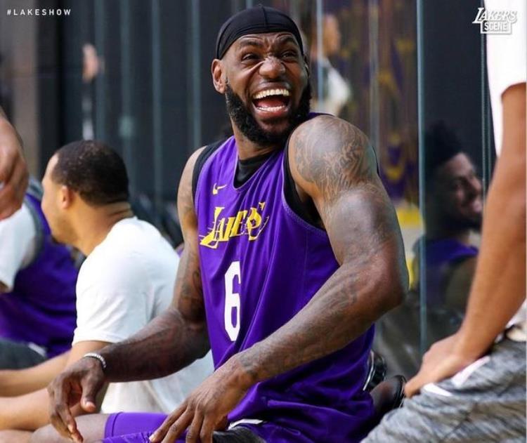 nba东契奇薪资「平均工资952万NBA成最赚钱体育联盟未来一哥东契奇能拿10亿」