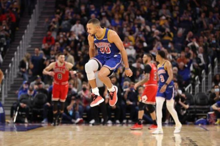 nba投中三分最多的球员「3366个库里超越雷阿伦成为NBA史上投中三分球最多的人」