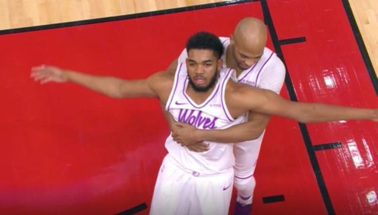 今天NBA球星上脚韦德和罗斯今天穿的鞋都贼酷