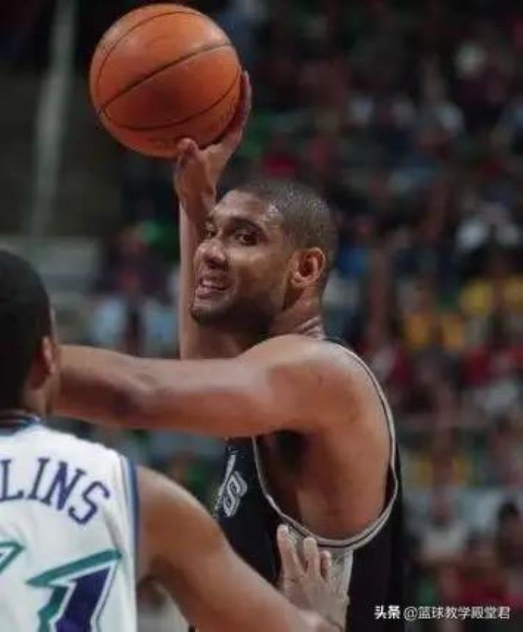 nba单手抓篮球「NBA单手抓球谁最帅乔丹麦迪成经典一人仅用两手指就将球拿起」