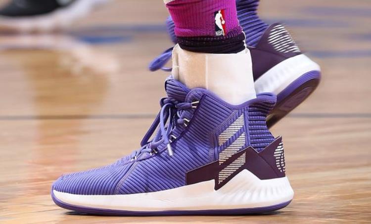 今天NBA球星上脚韦德和罗斯今天穿的鞋都贼酷