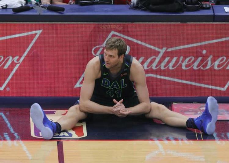 杰伦布朗伤势「NBA很多离奇的受伤事件盘点杰伦布朗因右手手指擦玻璃受伤了」