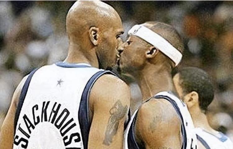 nba错觉「NBA这些错位图欺骗了太多人奥尼尔体味熏人姚明偷瞄美女」