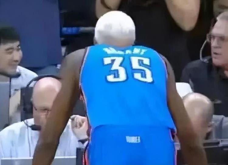 nba错觉「NBA这些错位图欺骗了太多人奥尼尔体味熏人姚明偷瞄美女」