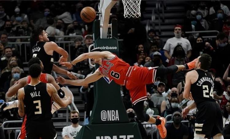 nba十大恶汉排行榜「NBA赛季10大恶犯詹皇把斯图尔特打满脸血排第一KD约老师上榜」