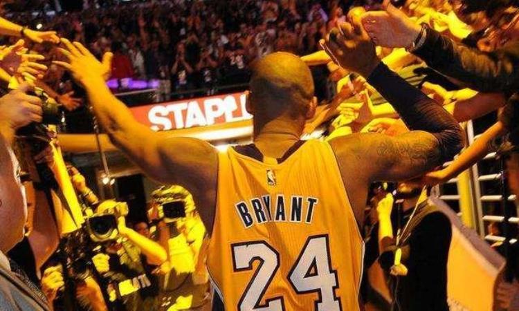 前段时间退役的球星「一个时代的落幕盘点近3年退役的9大巨星5位队史最佳在列」