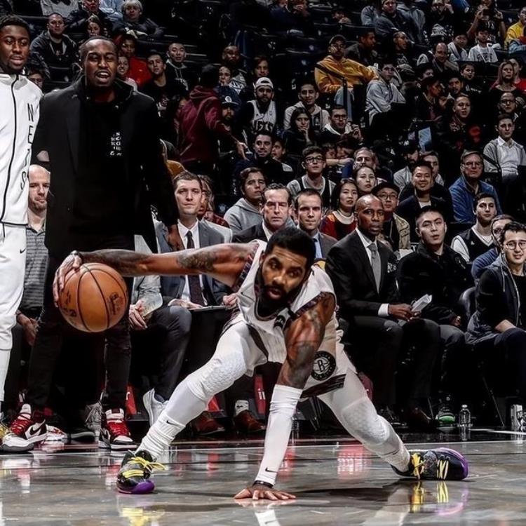 欧文最强变向「若NBA球星变向能力分4个等级库里A级欧文SS级那SSS有多猛」