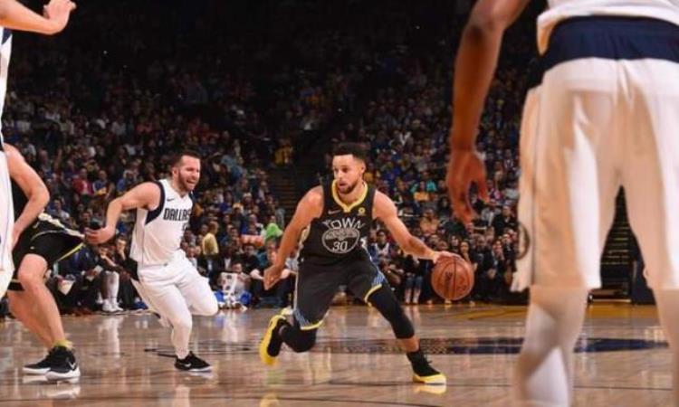 欧文最强变向「若NBA球星变向能力分4个等级库里A级欧文SS级那SSS有多猛」