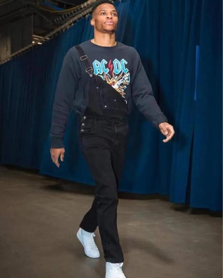 维斯布鲁克穿衣风格「维斯布鲁克NBA入场穿搭」