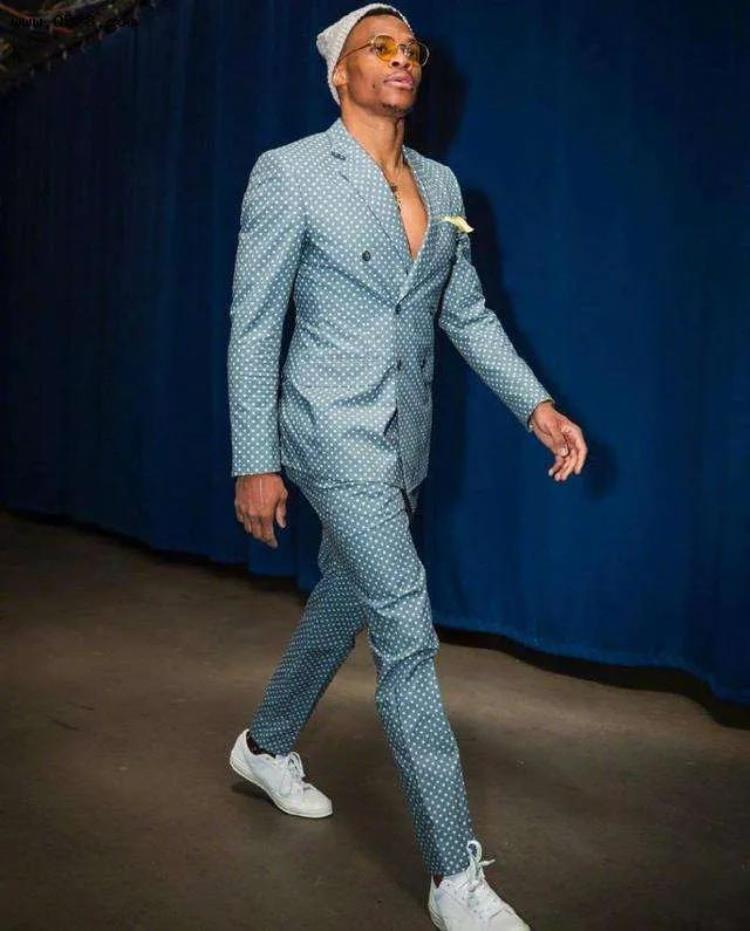 维斯布鲁克穿衣风格「维斯布鲁克NBA入场穿搭」