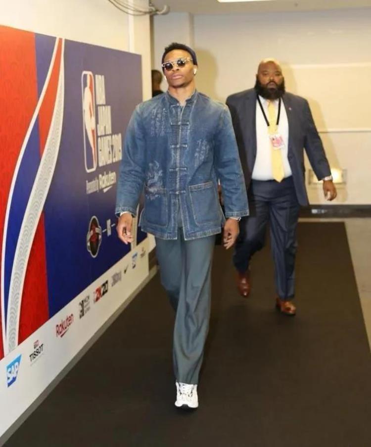 维斯布鲁克穿衣风格「维斯布鲁克NBA入场穿搭」