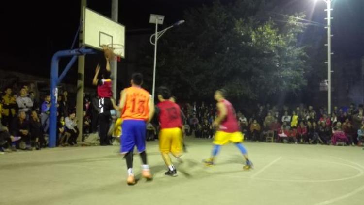 村内篮球比赛「农民村级篮球赛带火广西乡村振兴文体平安建设」