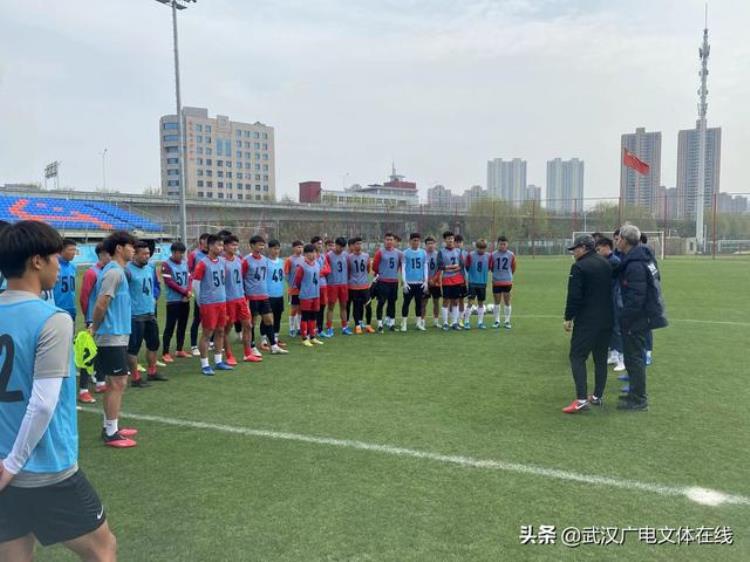 中国城市足球联赛即将登场武汉足球队点将选拔出征