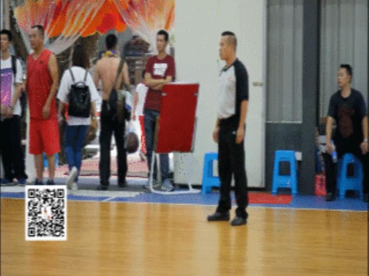 cba第一裁判「中国第一逗裁判篮球场上的郭德纲」