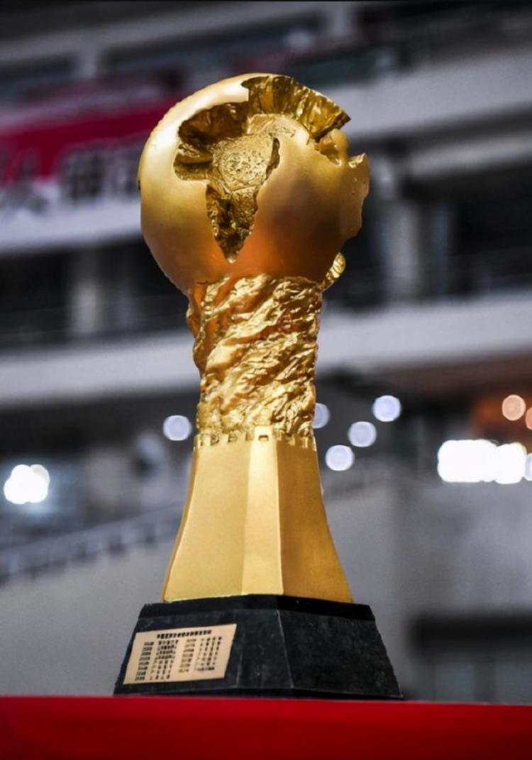 火神杯多重「火神杯飞进场是中国足球的耻辱靠创意掩盖尴尬本赛季不会消停」