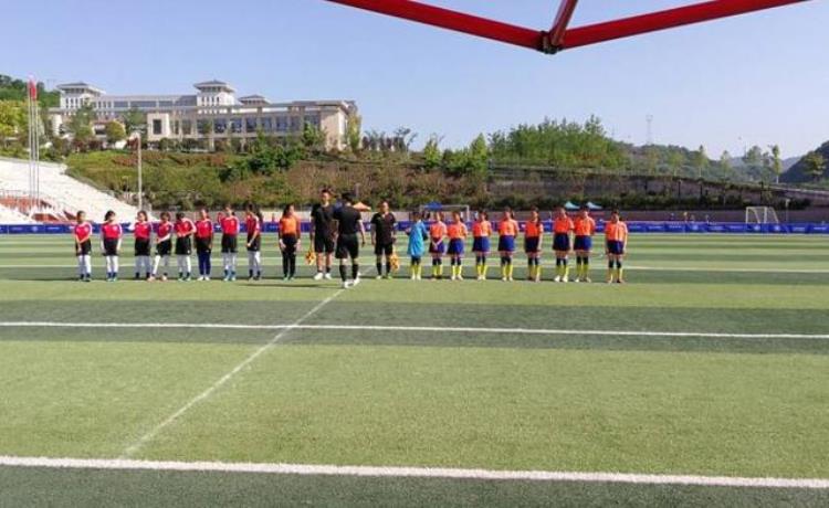 明清学校在竹山县第十四届中小学生足球赛中荣获道德风尚奖