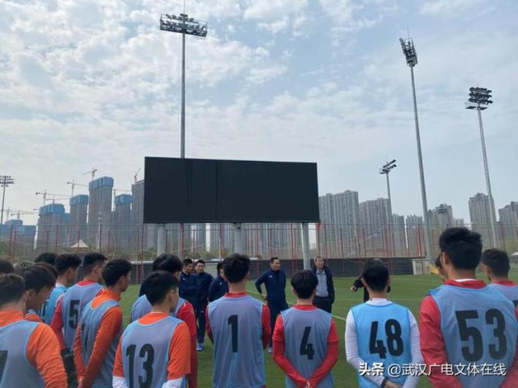 武汉 足球队「中国城市足球联赛即将登场武汉足球队点将选拔出征」