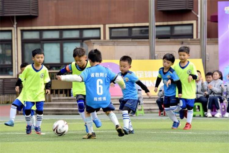 大手拉小手杭州这所教育集团成立家校社足球联盟