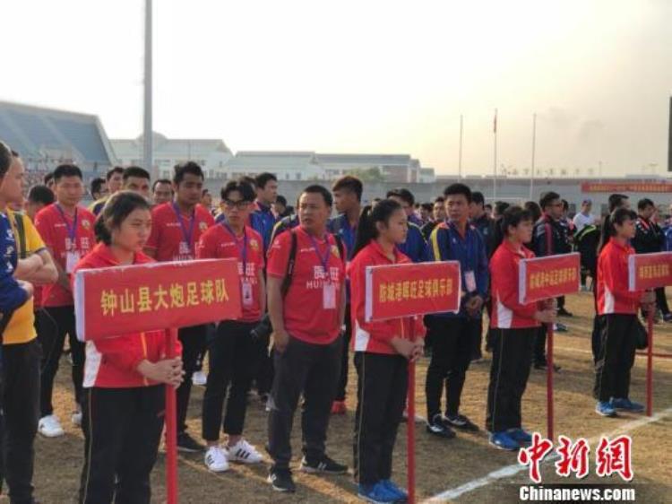 广西业余足球队「广西乡镇农民足球赛总决赛在百色开幕10支球队争冠」