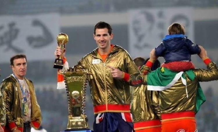 山东足球英雄转会西亚劲旅曾是在世界杯上首个亮相的中超球员