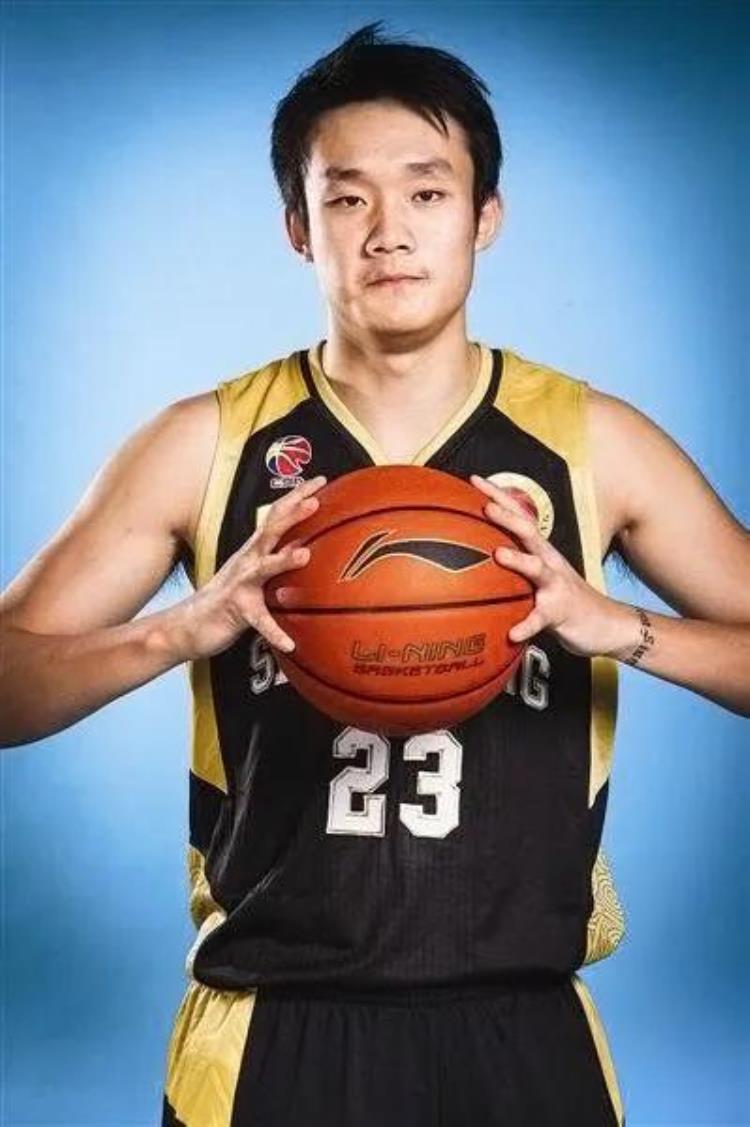 23号球衣是随便穿的吗「23号球衣是随便一个球员都能穿吗最喜欢哪个23号球员」