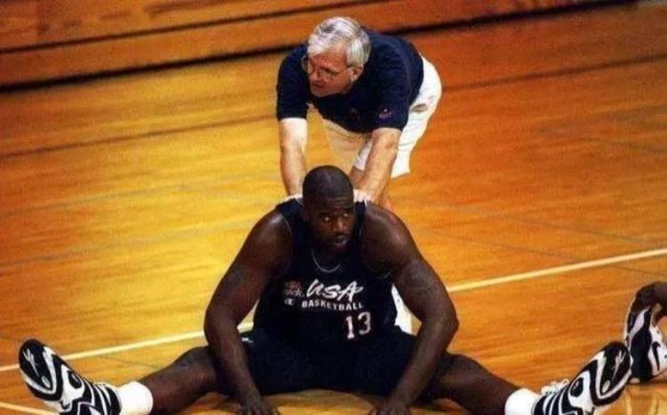nba中谁的脚最大「NBA历史谁的脚最大奥尼尔第二姚明第五第一居然是他」