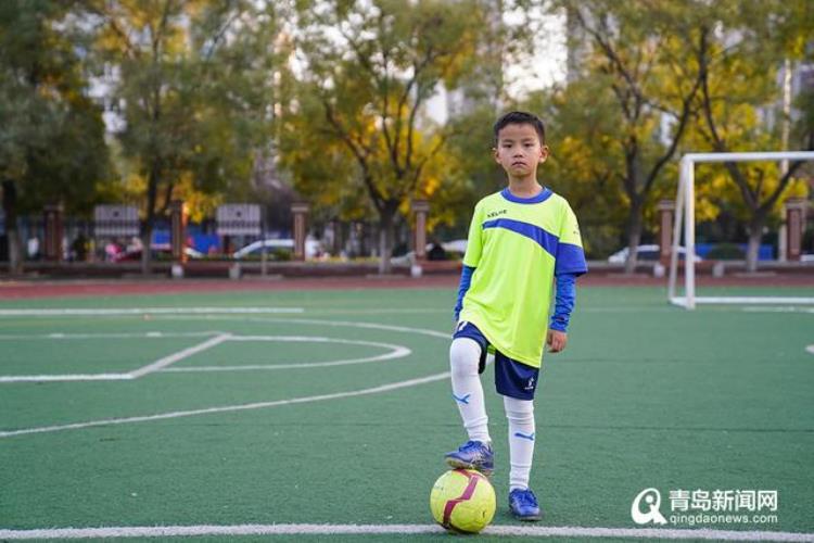青岛儿童足球学校「太帅练球1年拿下最佳射手这个青岛6岁足球小将经历不简单」