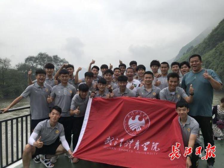 武汉各队积极备战社区足球赛首轮比赛欲大展拳脚